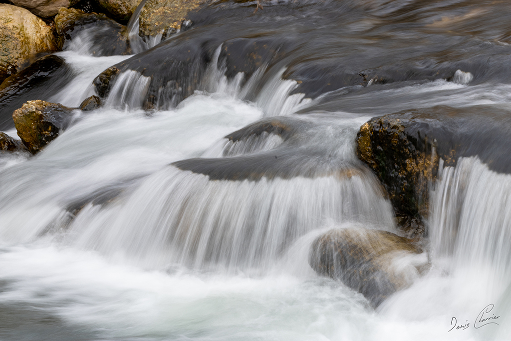 Effet de filé d'eau sur un torrent
