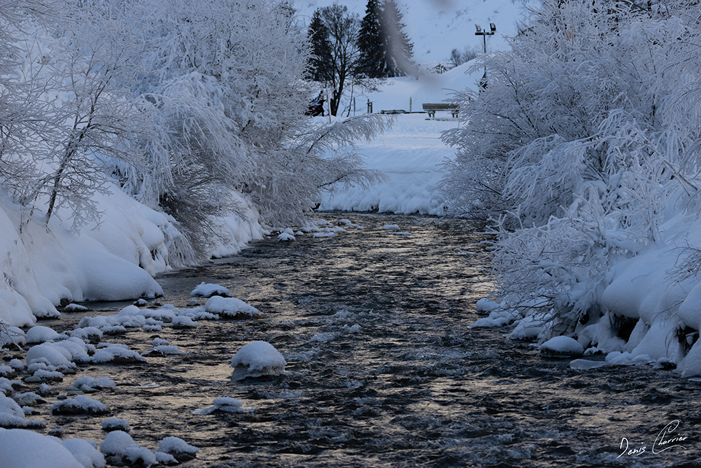 Ruisseau de la Vallée de Champagny sous la neige